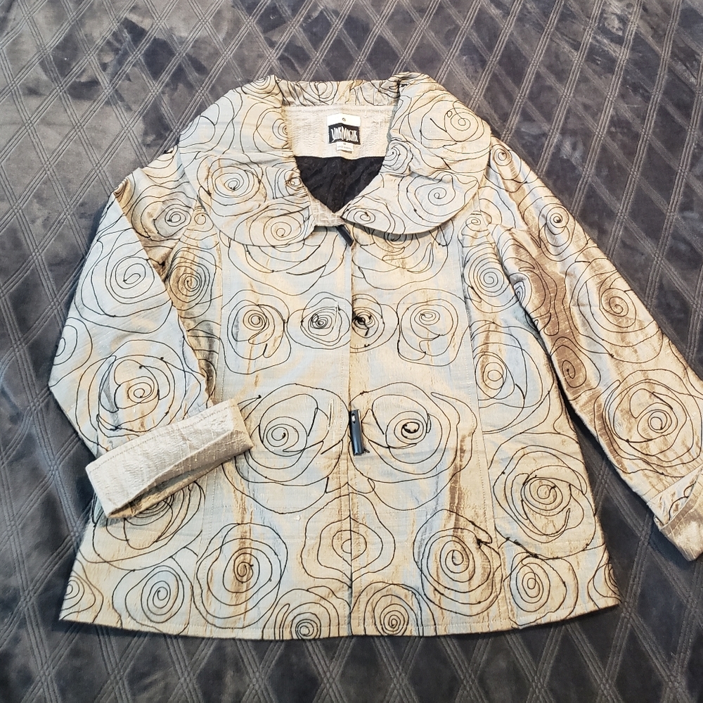 Cute Rosette Jacket!🌹
